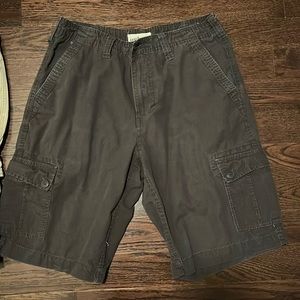 black urban pipeline cargo shorts size32